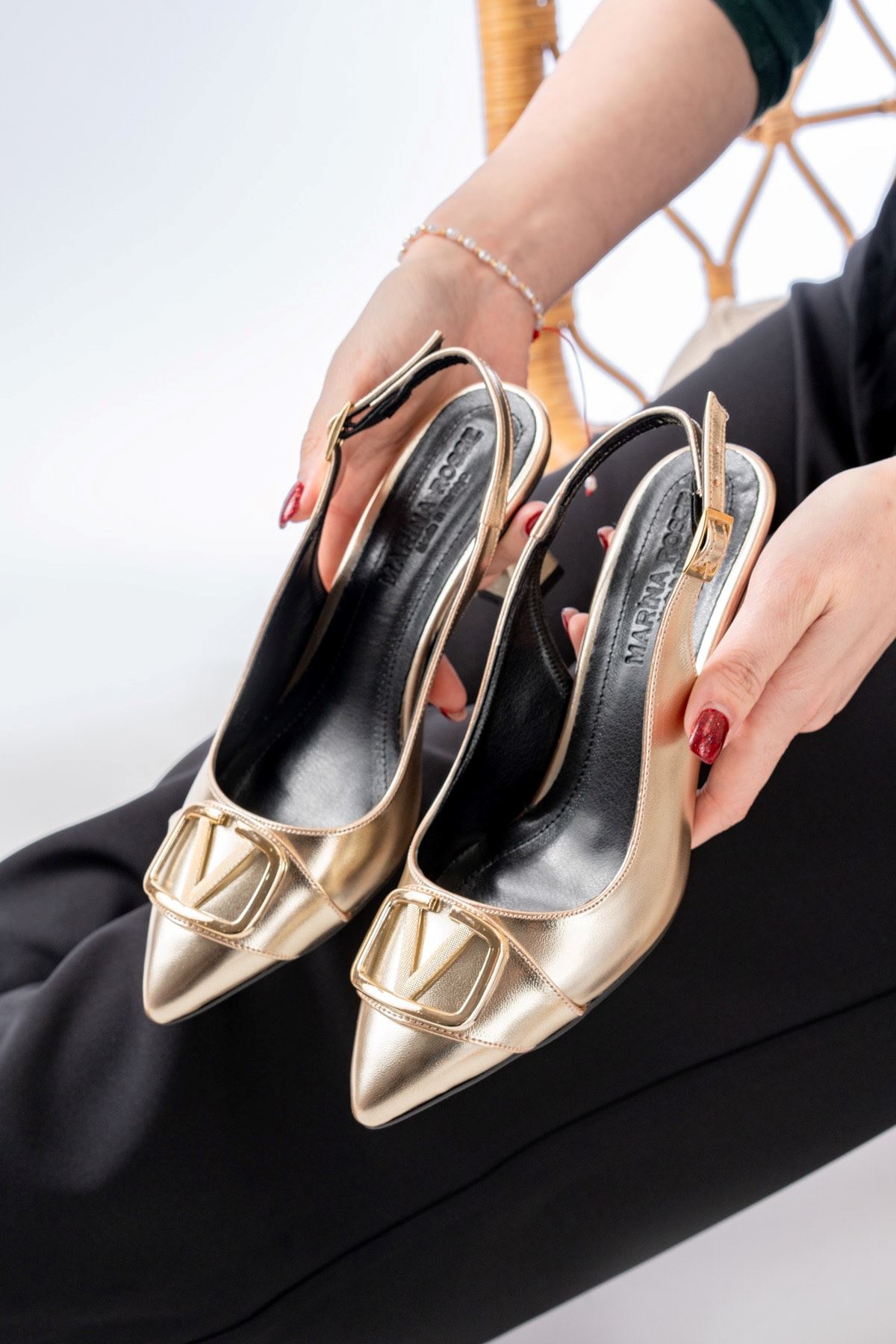 Kadın Sante Toka Detaylı Şampanya Topuk Ayakkabı MR5164