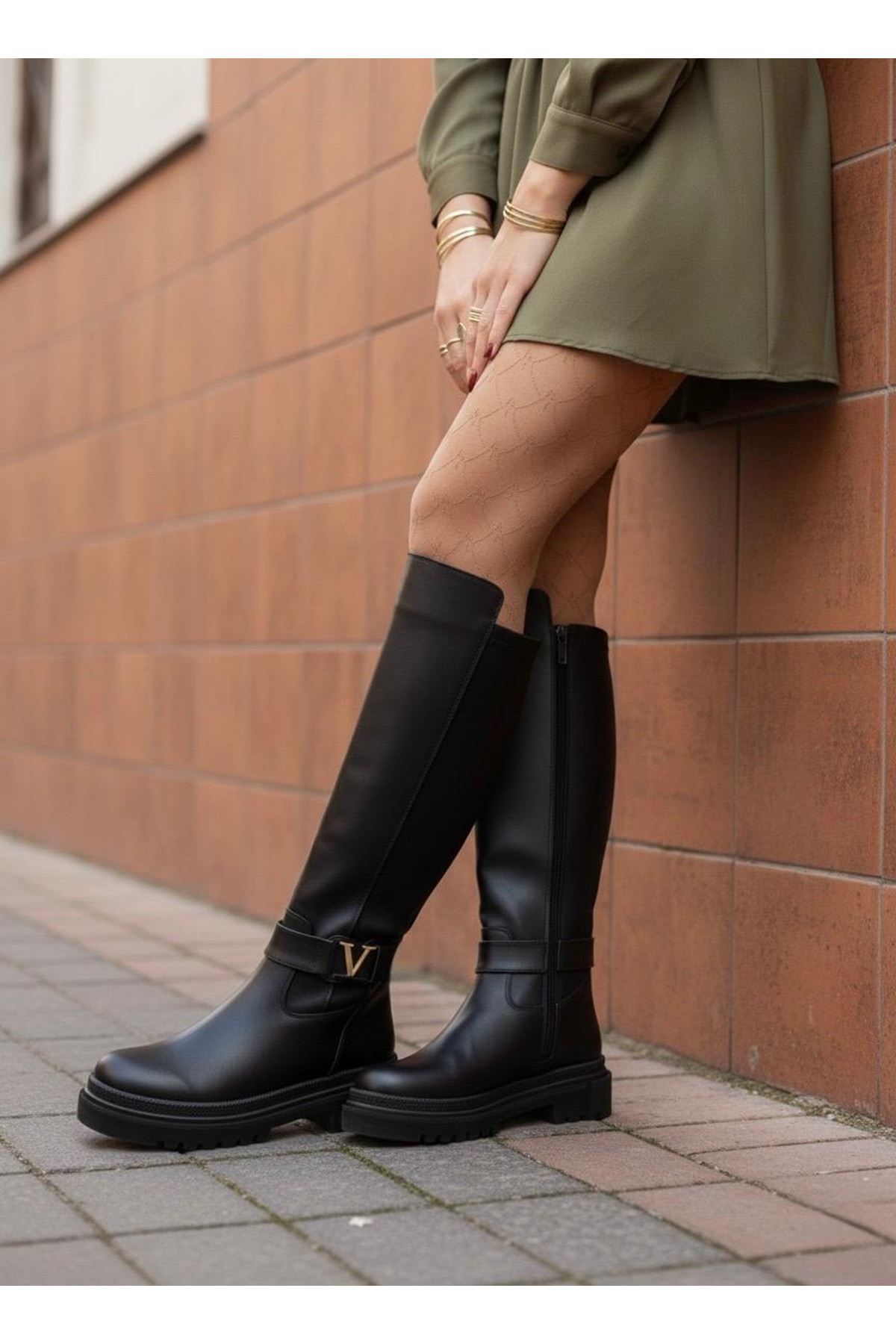 Kadın Viktoria Toka Detaylı Arkası Streç Esnek Diz Altı Günlük Çizme MR5190