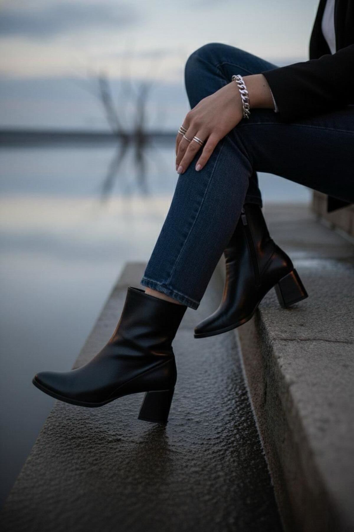 Kadın Rozi Küt Burunlu Topuklu Streç Bot MR5158