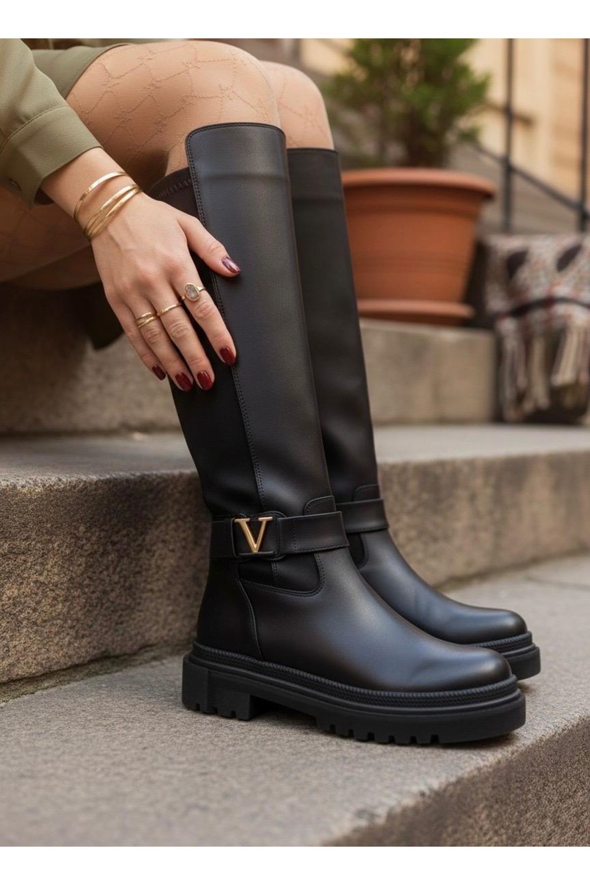 Kadın Viktoria Toka Detaylı Arkası Streç Esnek Diz Altı Günlük Çizme MR5190