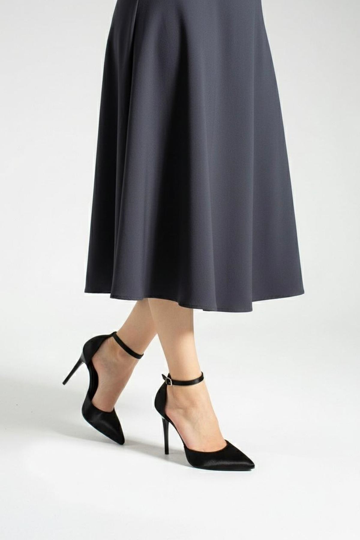 Kadın Monica Bilek Bantlı Yüksek İnce Topuklu Siyah Saten Stiletto