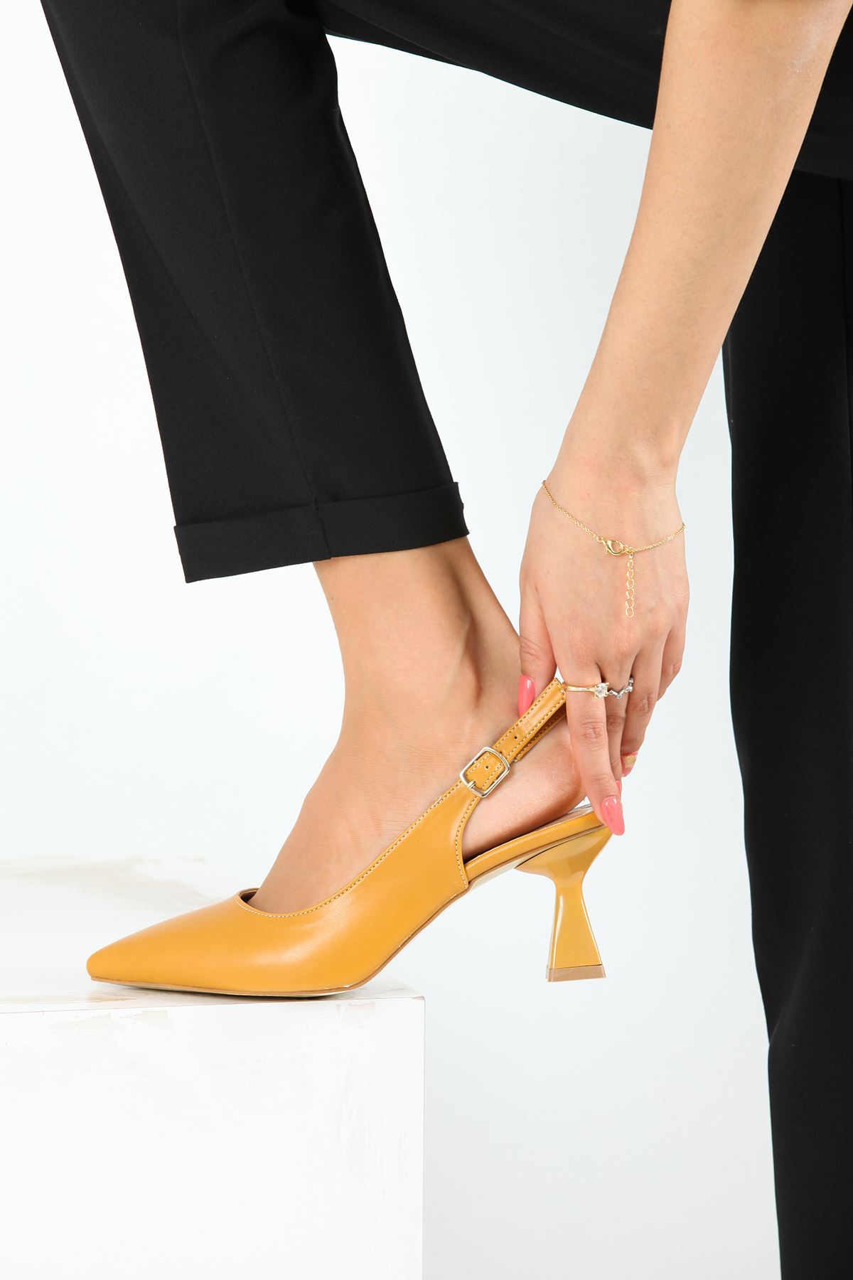 Kadın Harmony Arkası Açık Stiletto Ayakkabı Şampanya Topuk MR5090