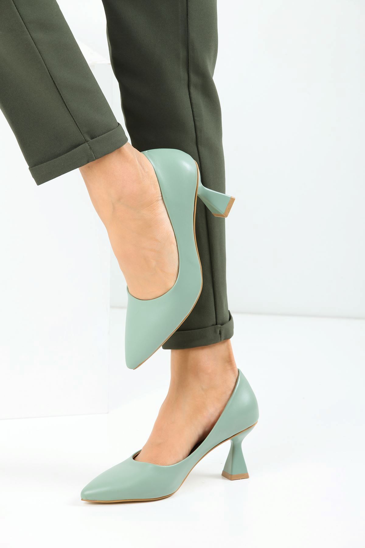 Kadın Bena Topuklu Ayakkabı Şampanya Stıletto MR5051