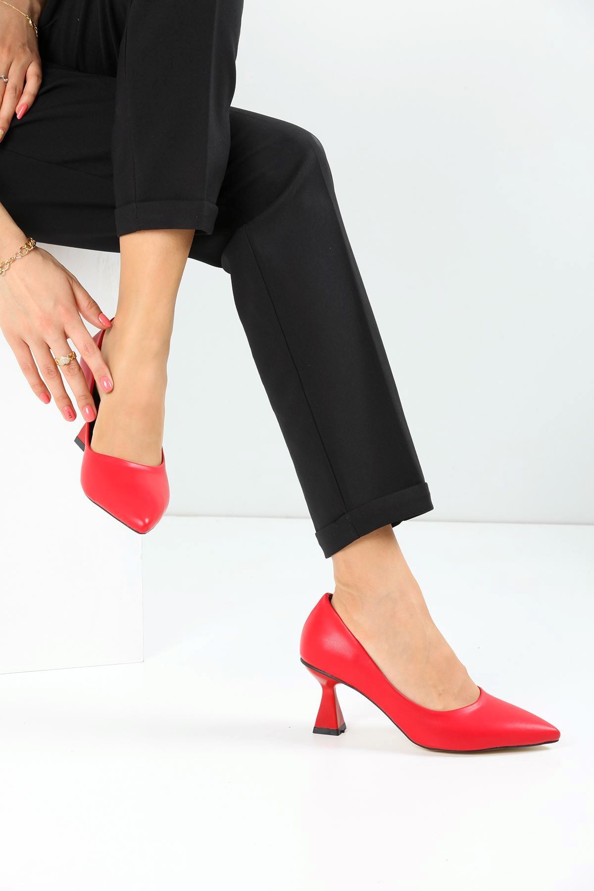 Kadın Bena Topuklu Ayakkabı Şampanya Stıletto MR5051