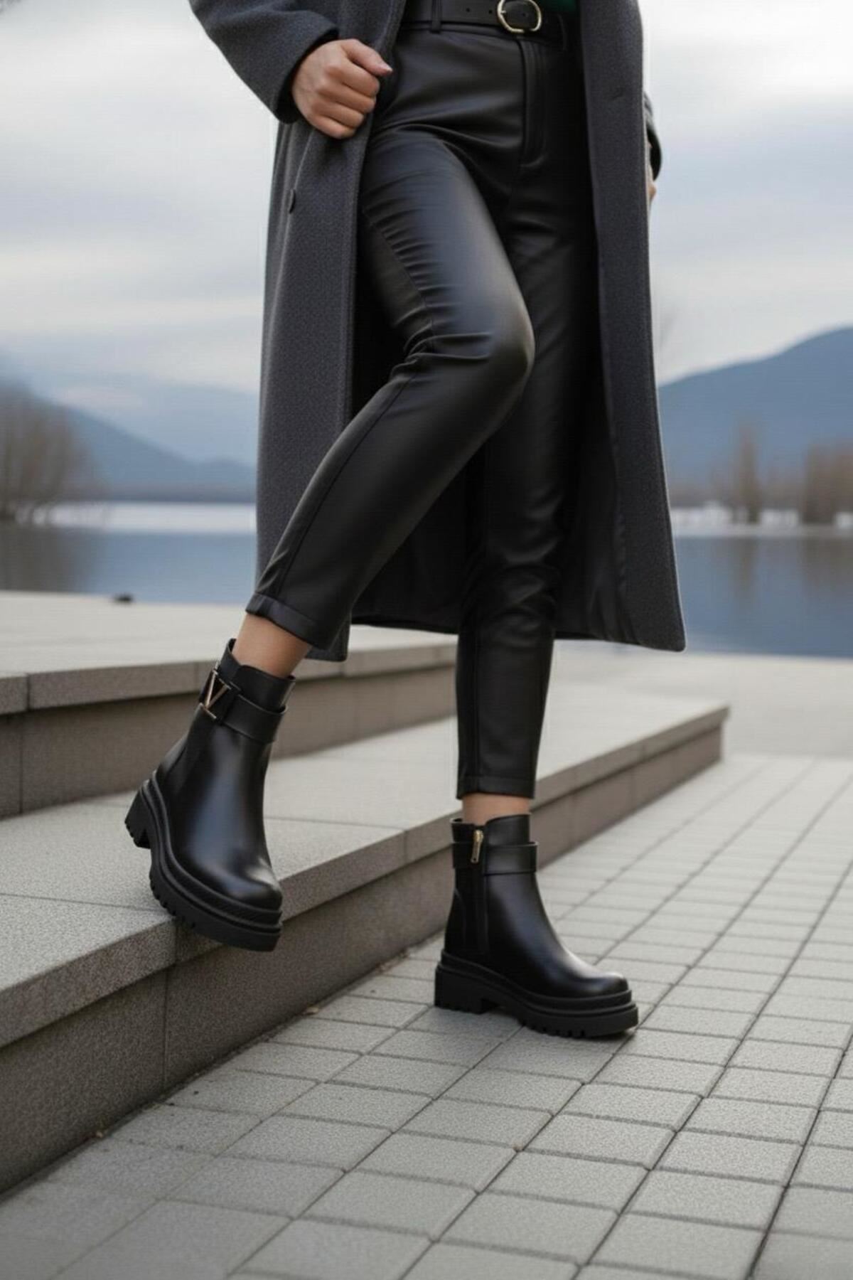 Kadın Viana Garantili Su Geçirmez Kaymaz Taban Dikişli Siyah Bot MR5188