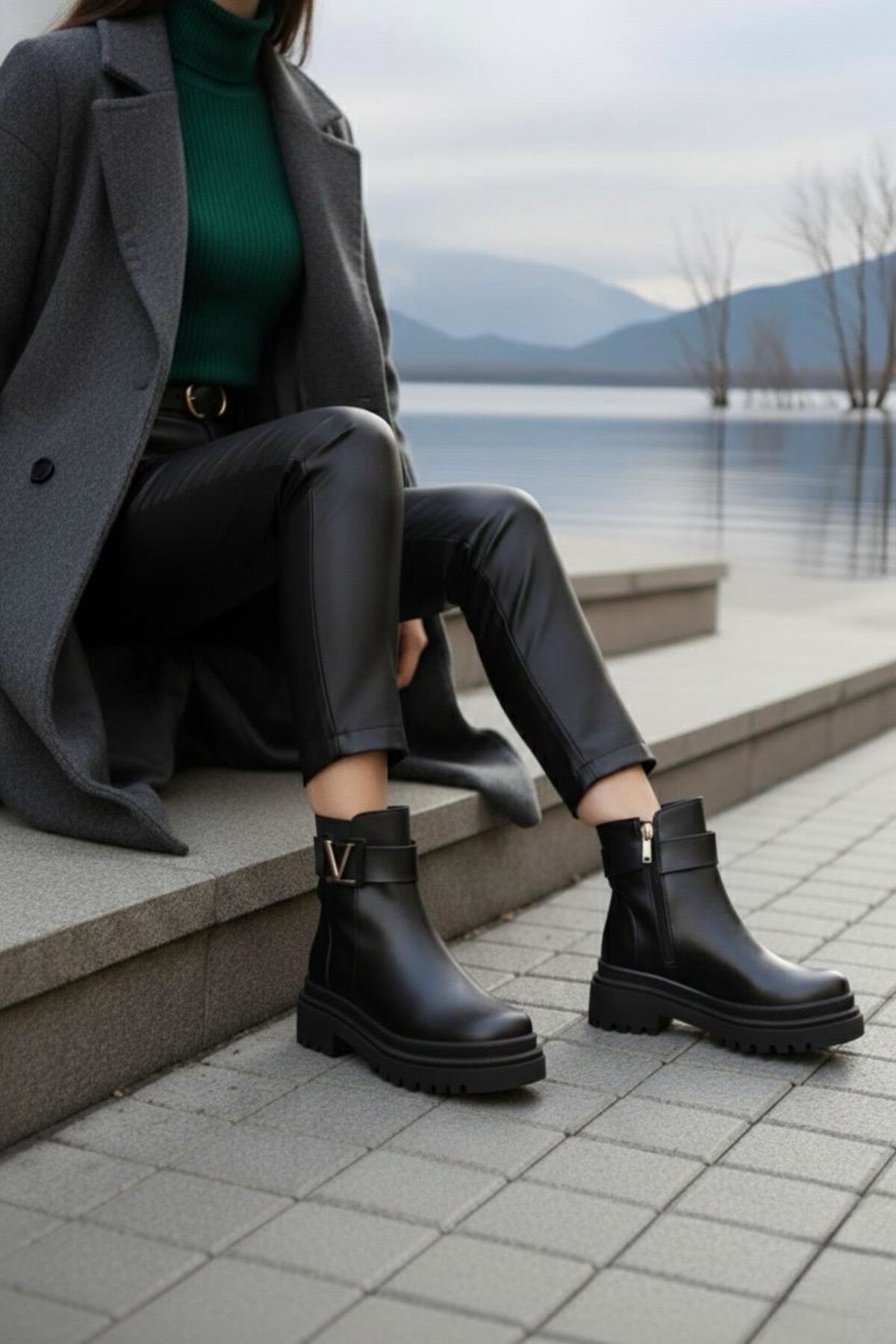 Kadın Viana Garantili Su Geçirmez Kaymaz Taban Dikişli Siyah Bot MR5188