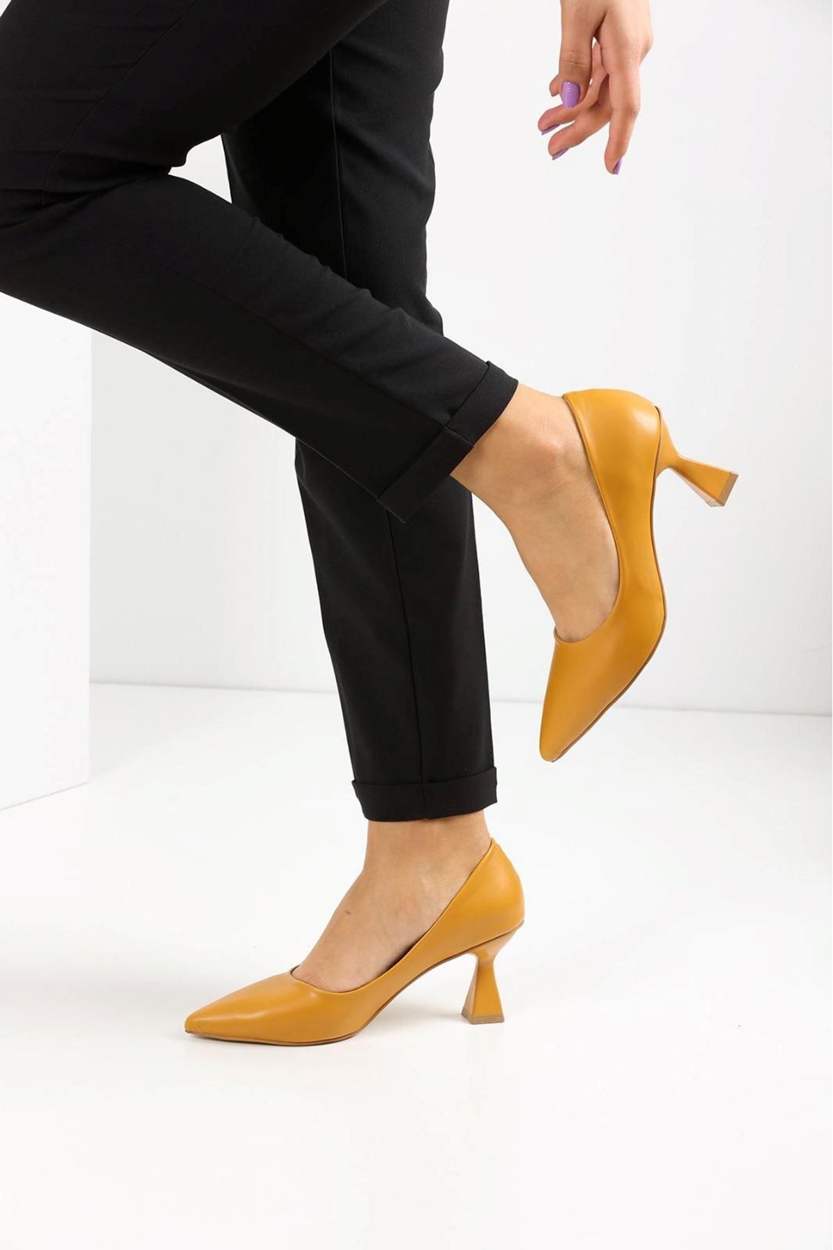 Kadın Bena Topuklu Ayakkabı Şampanya Stıletto MR5051