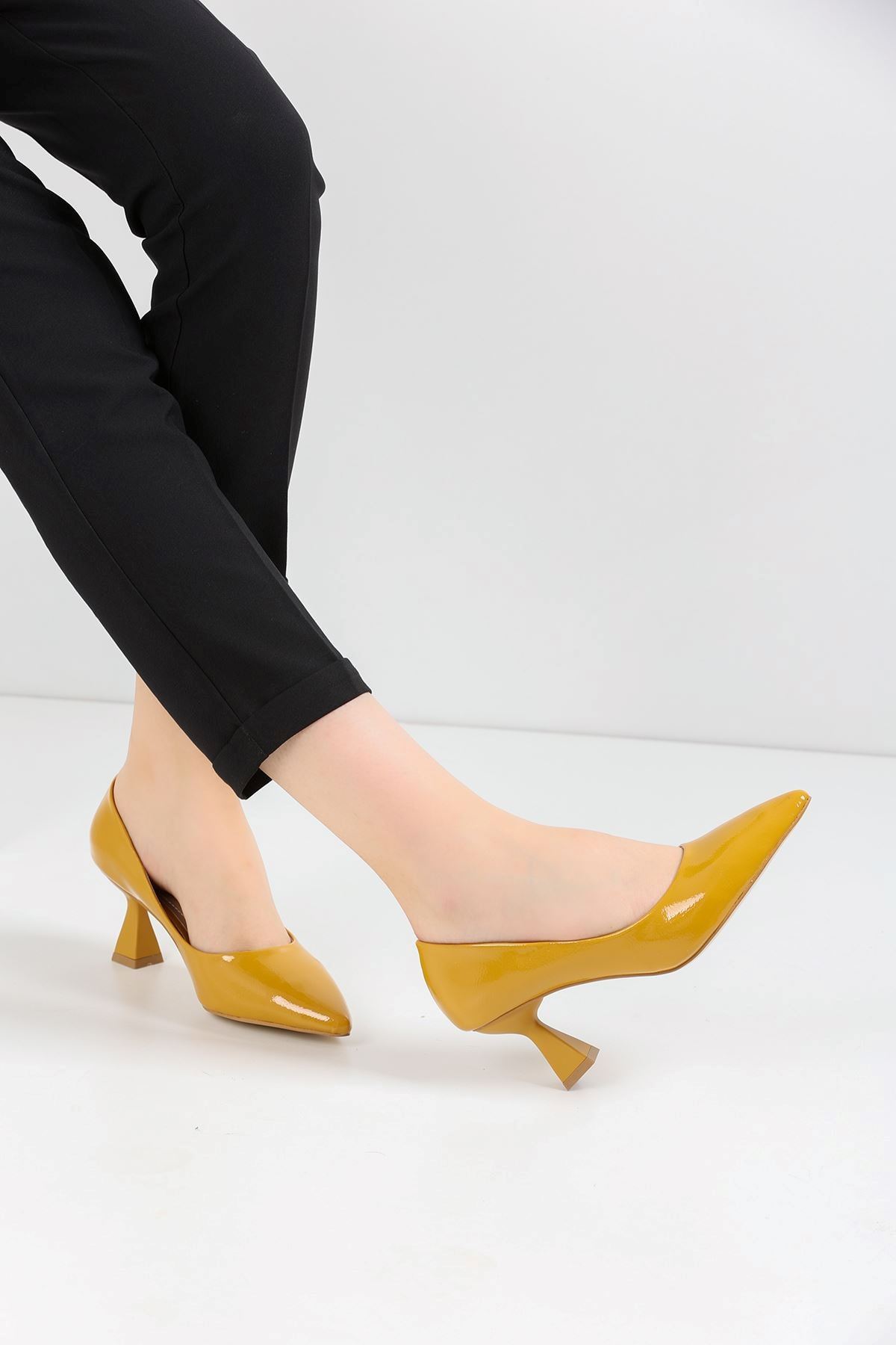 Kadın Bena Topuklu Ayakkabı Şampanya Stıletto MR5051