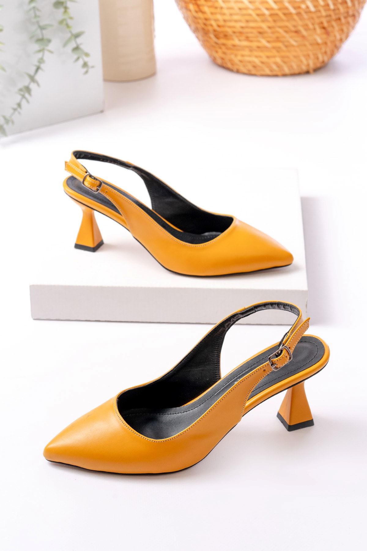 Kadın Harmony Arkası Açık Stiletto Ayakkabı Şampanya Topuk MR5090