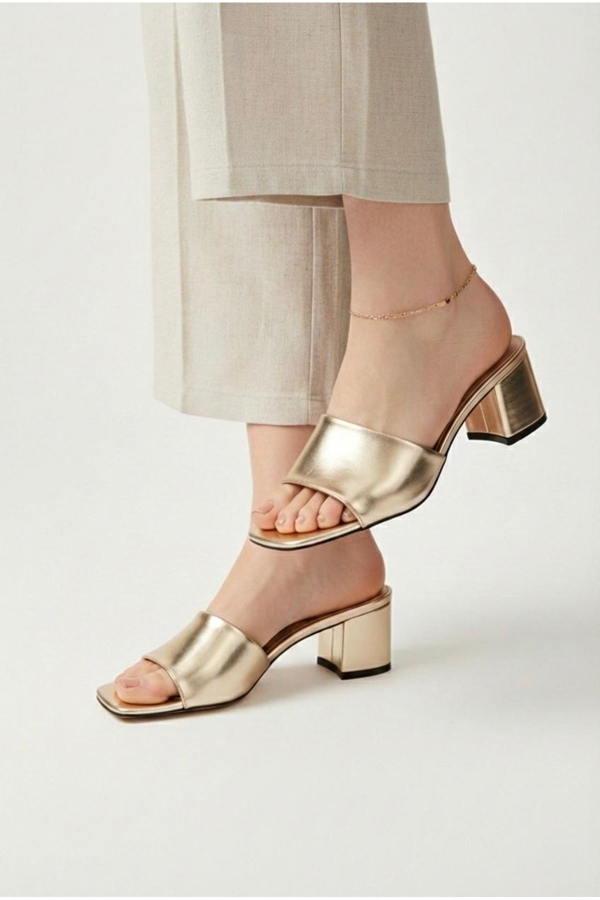 Kadın Diodore Topuklu Terlik MR5073