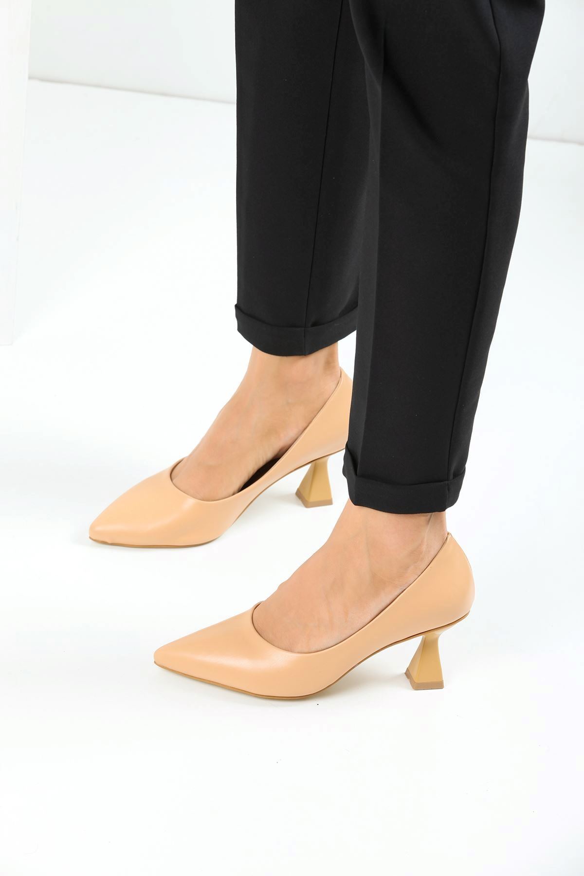 Kadın Bena Topuklu Ayakkabı Şampanya Stıletto MR5051