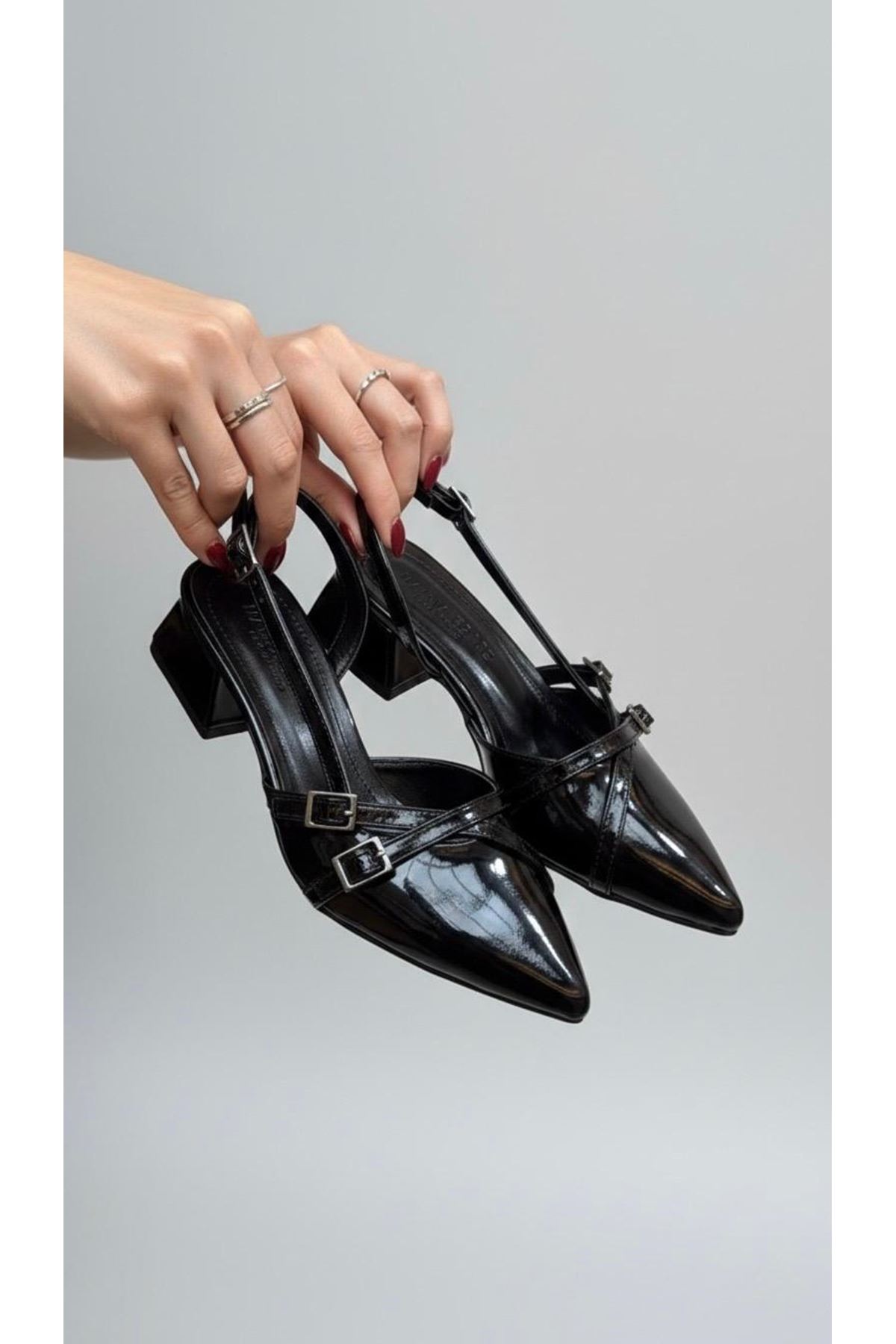 Kadın Beatris Çift Bantlı Sivri Burun Kısa Topuk Günlük Babet Klasik Ayakkabı