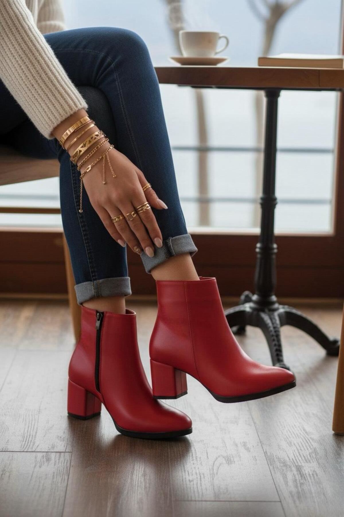 Kadın Liva Düz Topuklu Kısa Bot MR5112