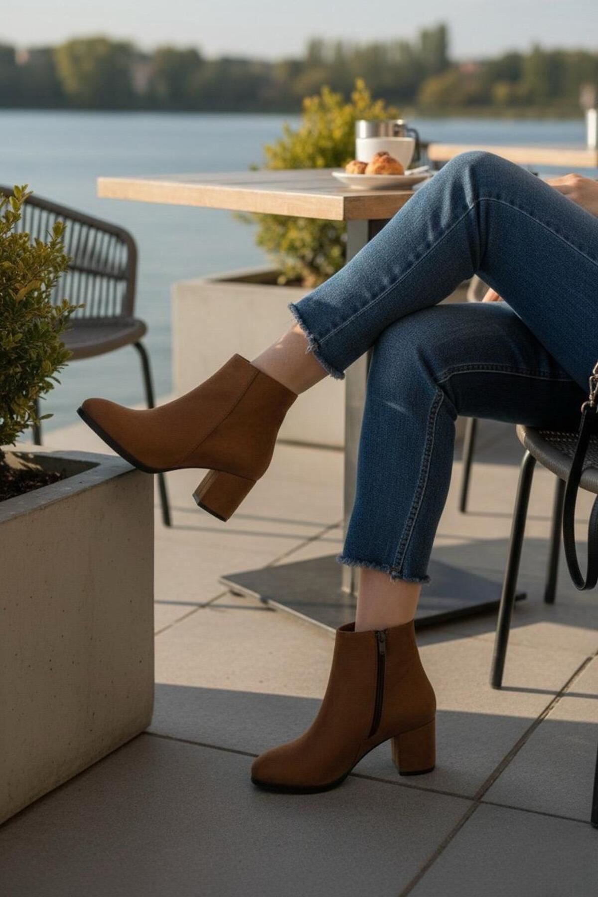 Kadın Liva Düz Topuklu Kısa Bot MR5112