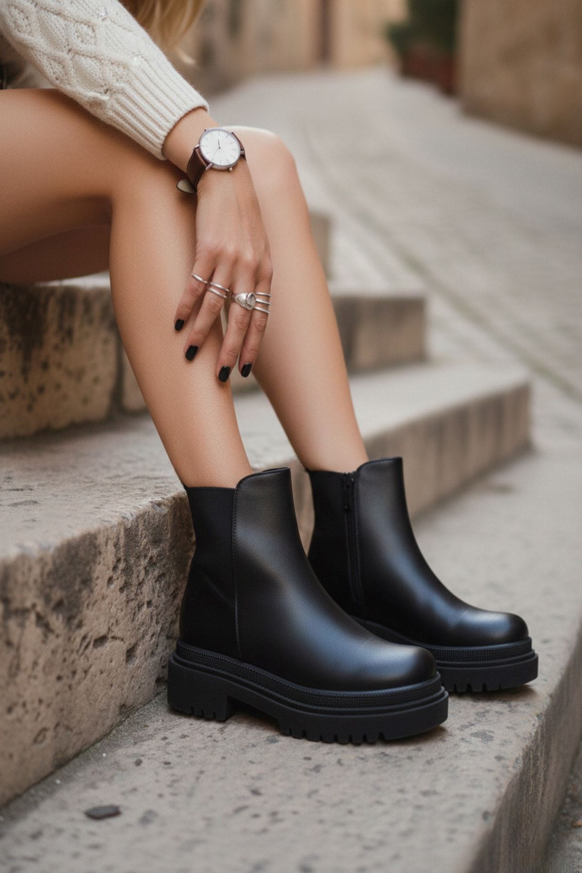 Kadın Pera Garantili Su Geçirmez Kaymaz Taban Dikişli Siyah Bot MR5145