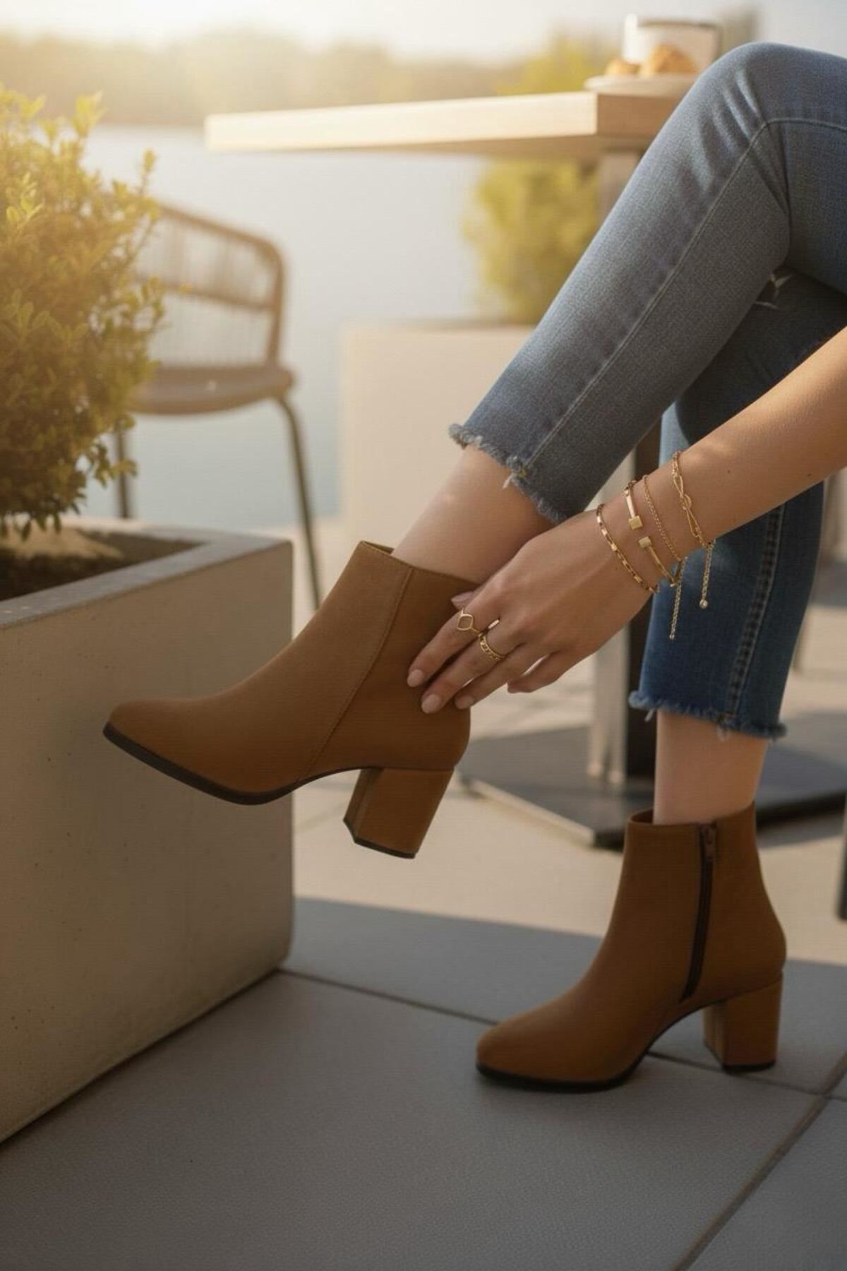 Kadın Liva Düz Topuklu Kısa Bot MR5112