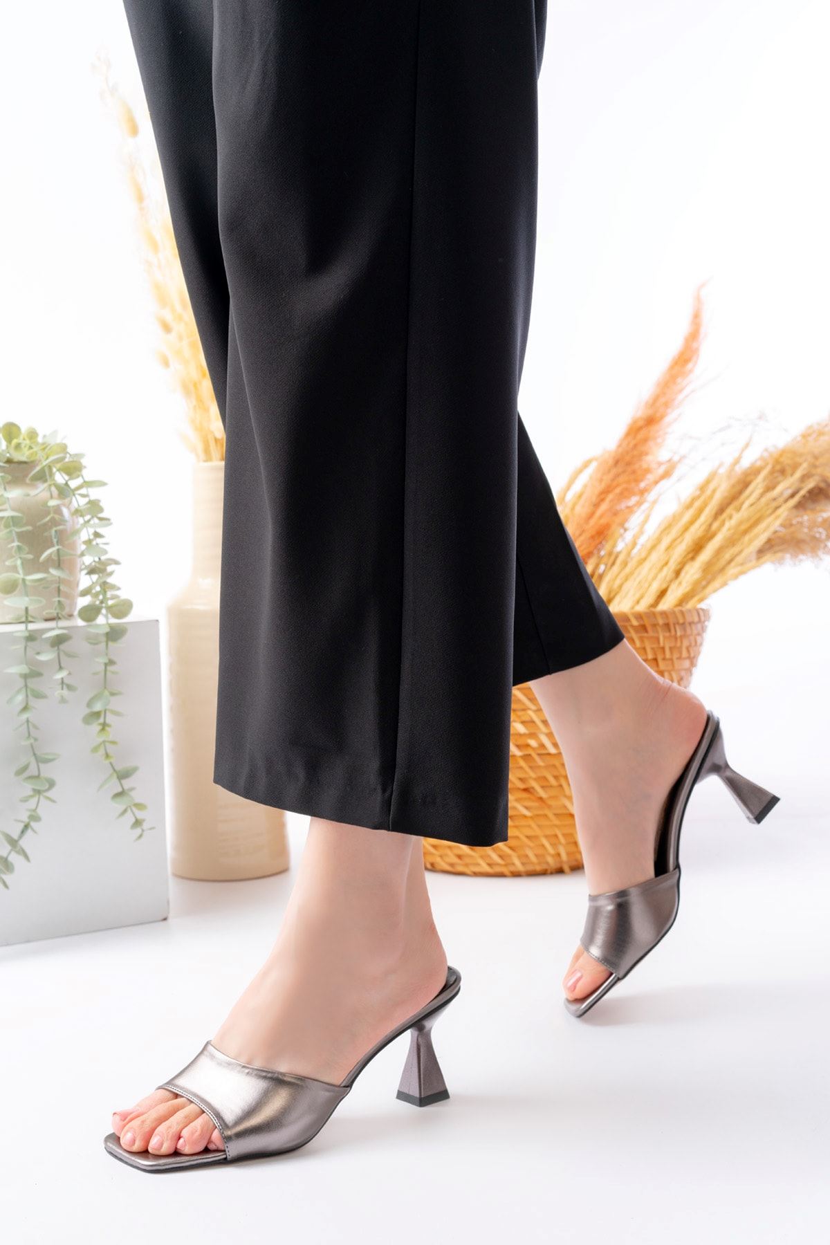 Kadın Lena Metalik Zara Cilt Terlik MR5107