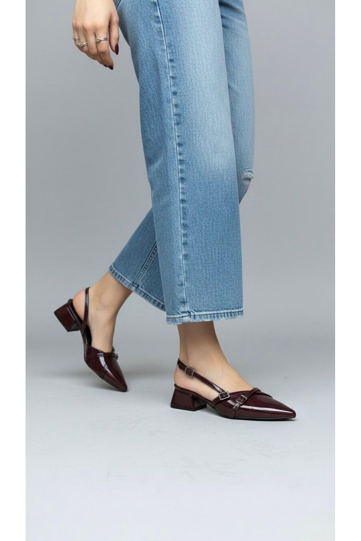 Kadın Beatris Çift Bantlı Sivri Burun Kısa Topuk Günlük Babet Klasik Ayakkabı