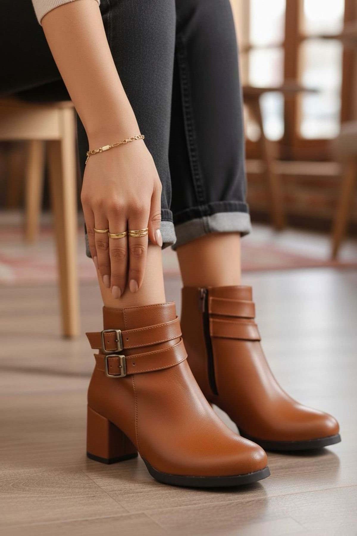 Kadın Hermina Çift Tokalı Kısa Bot MR5092