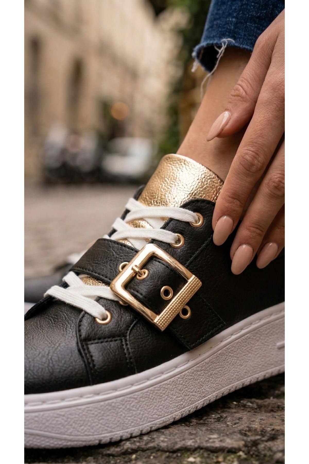 Lusi Siyah Kemer Gold Detaylı Günlük Ortopedik Sneaker 