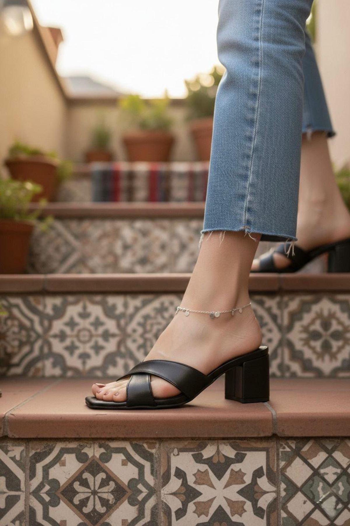 Kadın Dionis Siyah Cilt Topuklu Terlik MR5074 