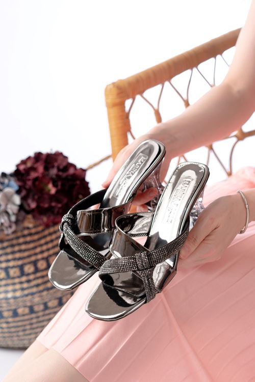 Kadın Mabelle Şeffaf Topuklu Terlik MR5124