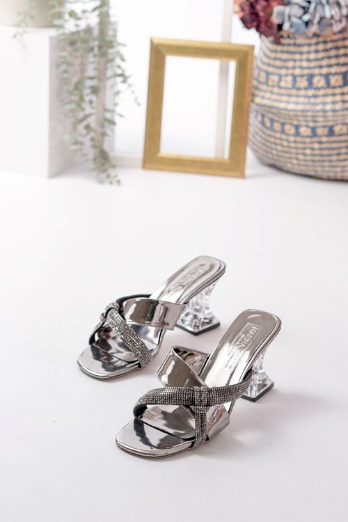 Kadın Mabelle Şeffaf Topuklu Terlik MR5124