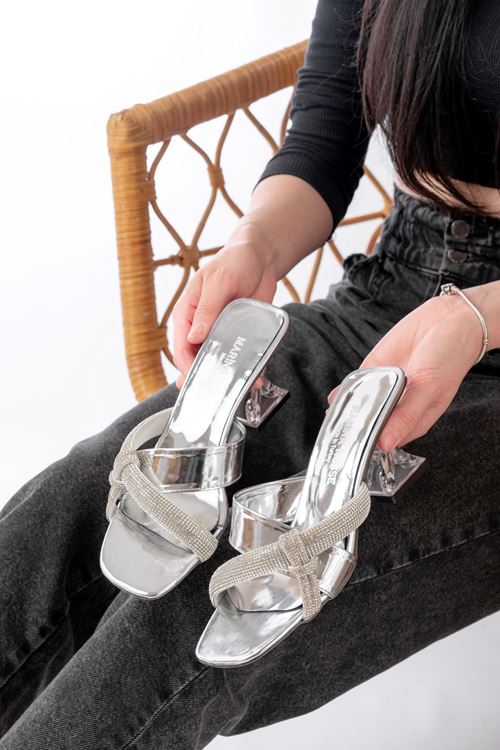 Kadın Mabelle Şeffaf Topuklu Terlik MR5124