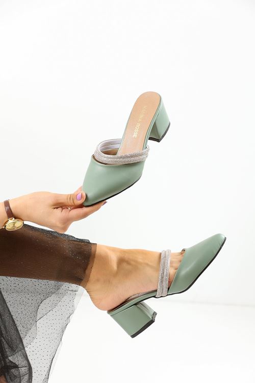 Amber Sivri Burunlu Taş Detaylı Kalin Topuklu Günlük Terlik MR5017