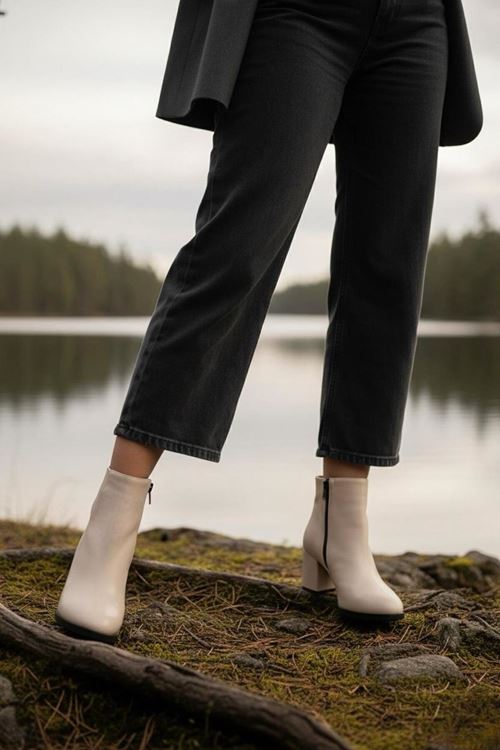 Kadın Liva Düz Topuklu Kısa Bot MR5112