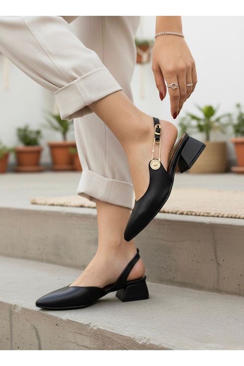 Kadın Aden Gold Tokalı Alçak Taban Kısa Topuklu Günlük Klasik Ayakkabı