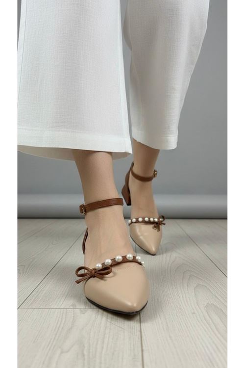 Kadın Arin Sivri Burun Bilekten Bağlamalı Fiyonk ve İnci Detaylı 3 Cm Topuk Klasik Ayakkabı