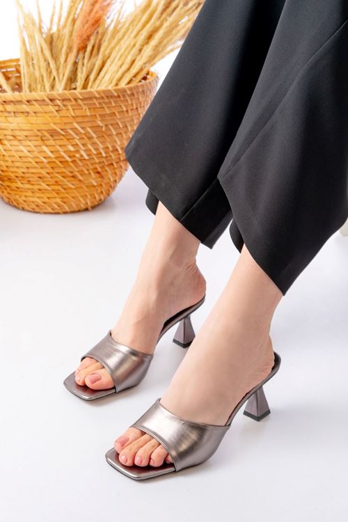 Kadın Lena Metalik Zara Cilt Terlik MR5107