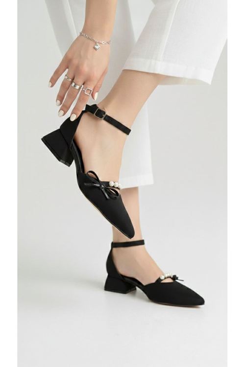 Kadın Arin Sivri Burun Bilekten Bağlamalı Fiyonk ve İnci Detaylı 3 Cm Topuk Klasik Ayakkabı