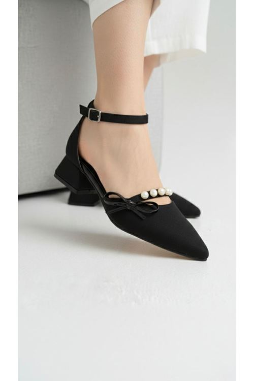 Kadın Arin Sivri Burun Bilekten Bağlamalı Fiyonk ve İnci Detaylı 3 Cm Topuk Klasik Ayakkabı
