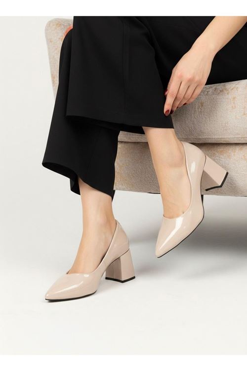 Kadın Siena Sivri Burun Blok Topuklu Klasik Ayakkabı