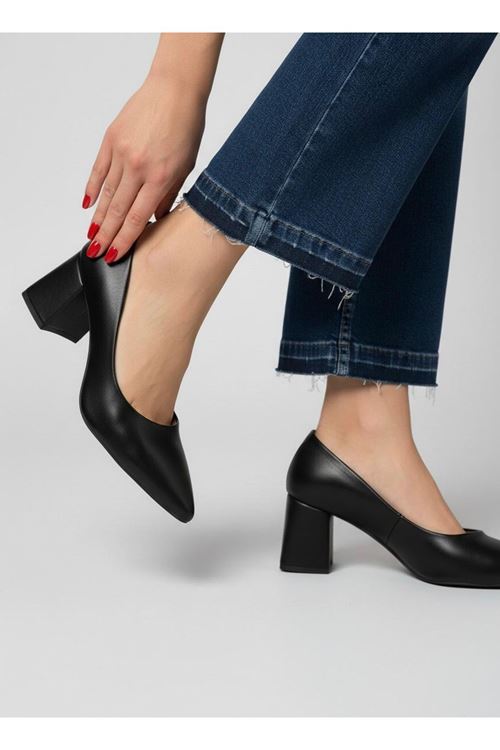 Kadın Siena Sivri Burun Blok Topuklu Klasik Ayakkabı